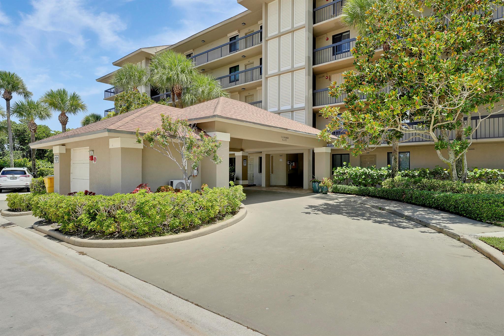 101 S Seas 204th Dr #204 Jupiter, FL 33477