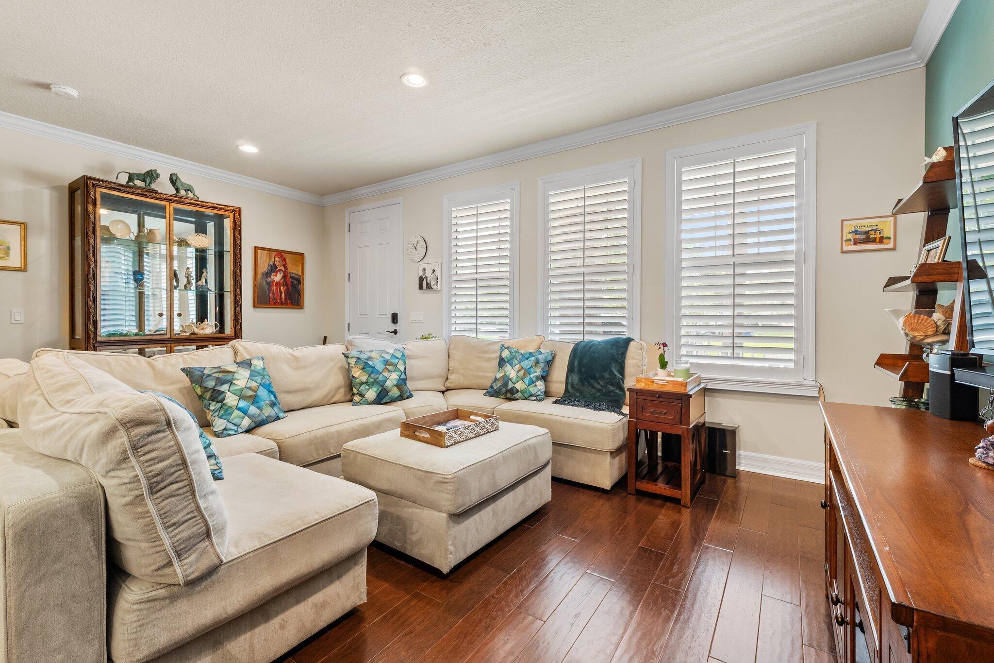 1077 N Prescott Dr Jupiter, FL 33458