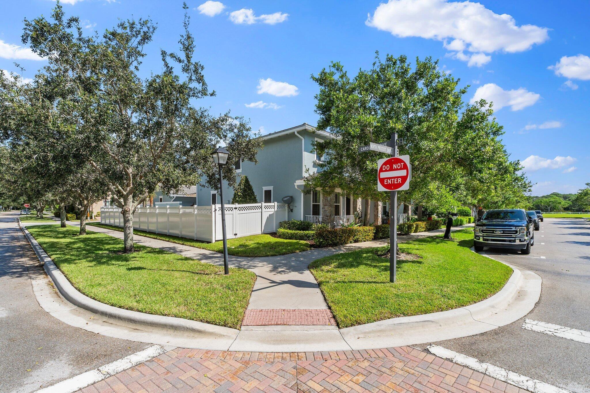 1077 N Prescott Dr Jupiter, FL 33458