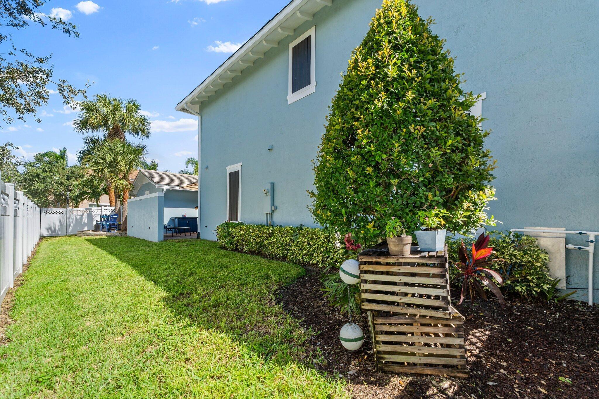 1077 N Prescott Dr Jupiter, FL 33458