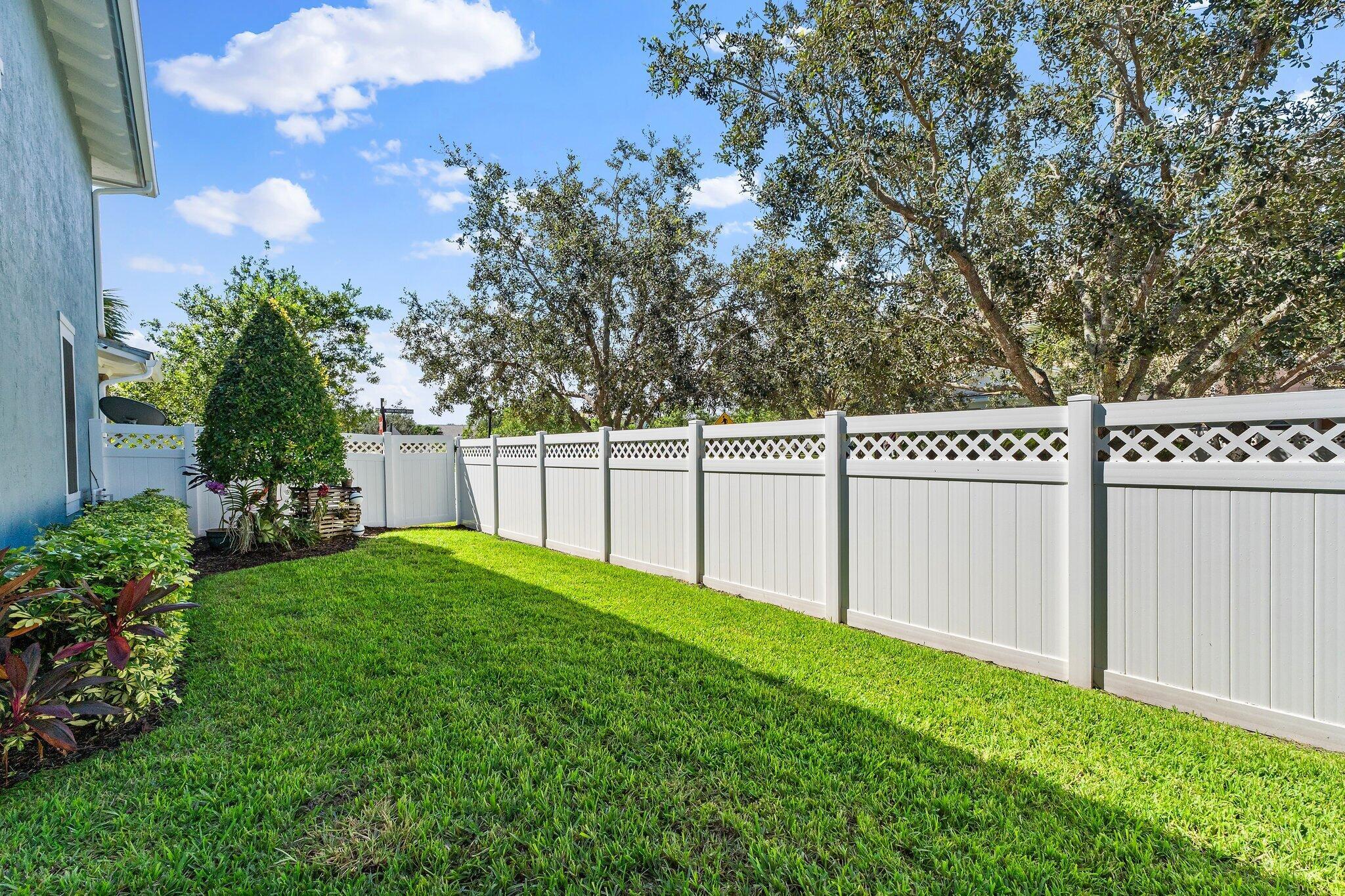 1077 N Prescott Dr Jupiter, FL 33458