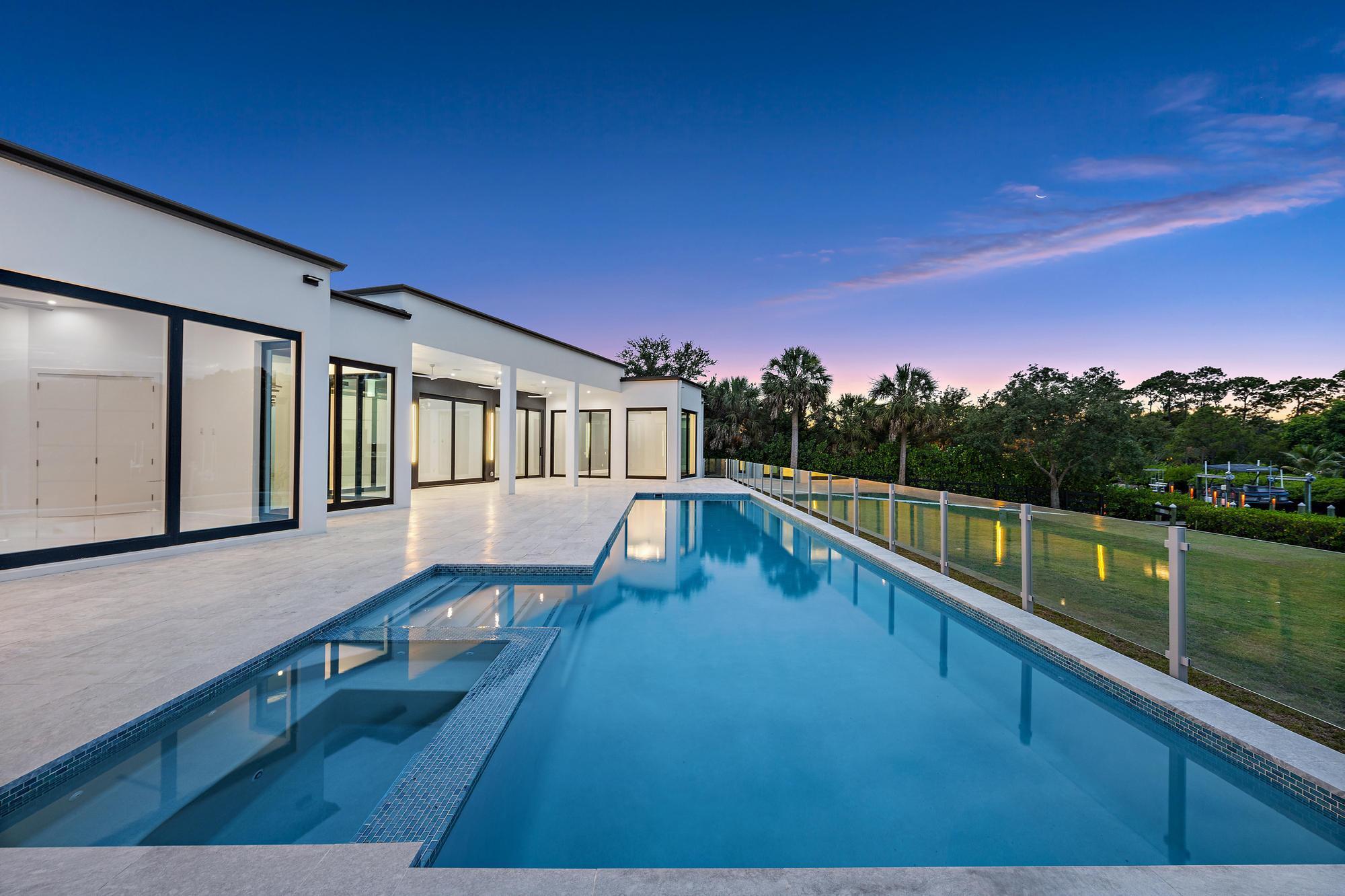 8309 SE Rivers Edge St Jupiter, FL 33458