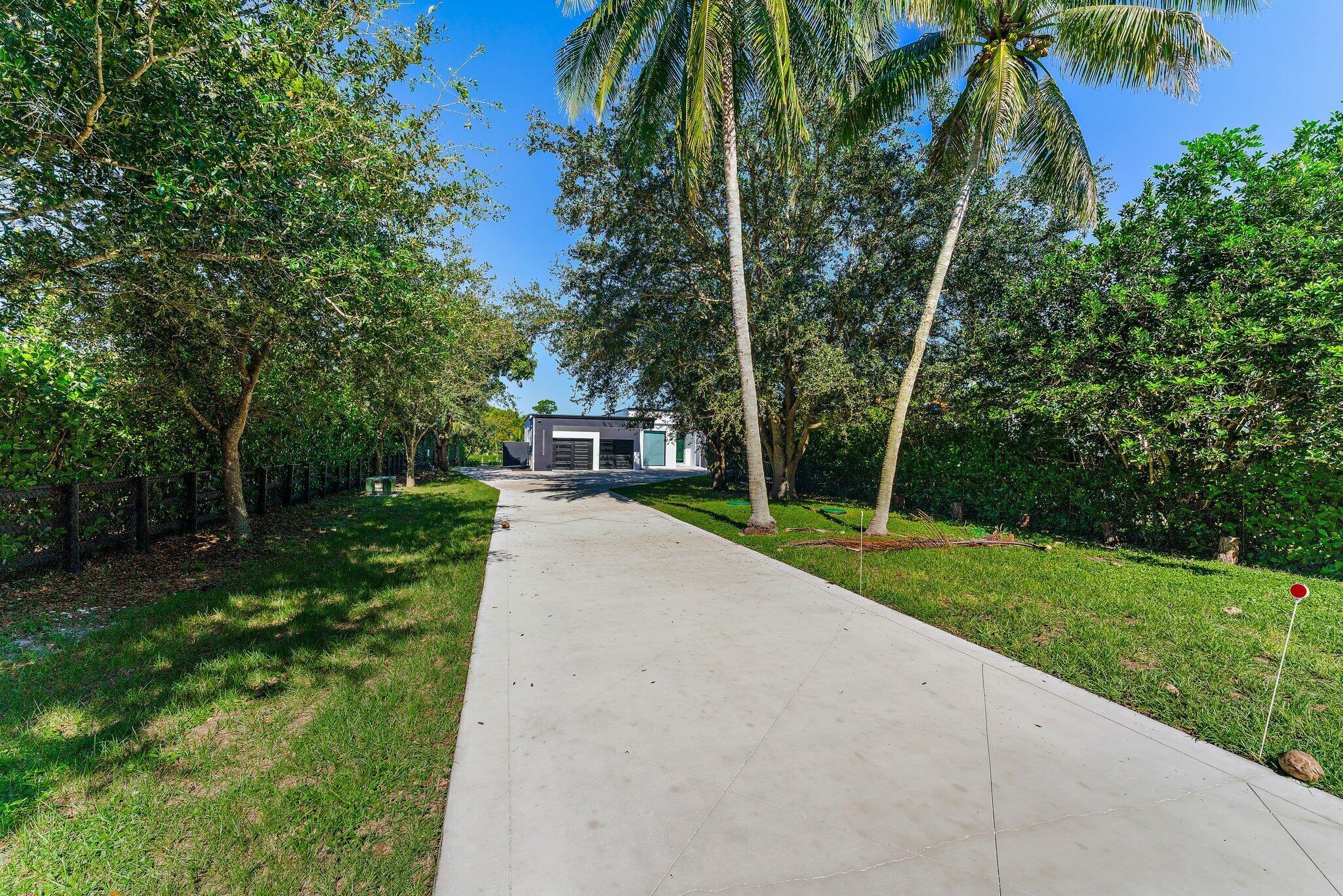 8309 SE Rivers Edge St Jupiter, FL 33458