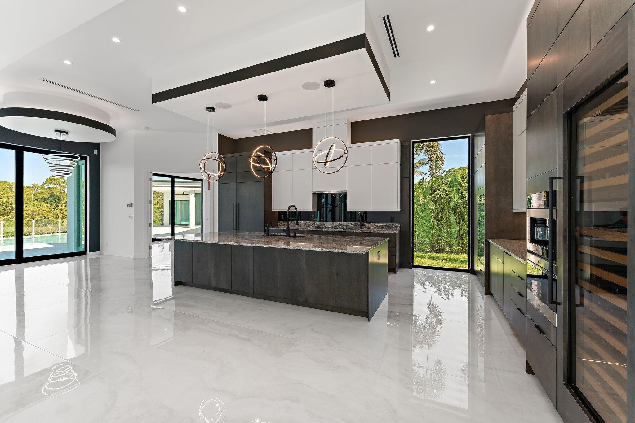 8309 SE Rivers Edge St Jupiter, FL 33458