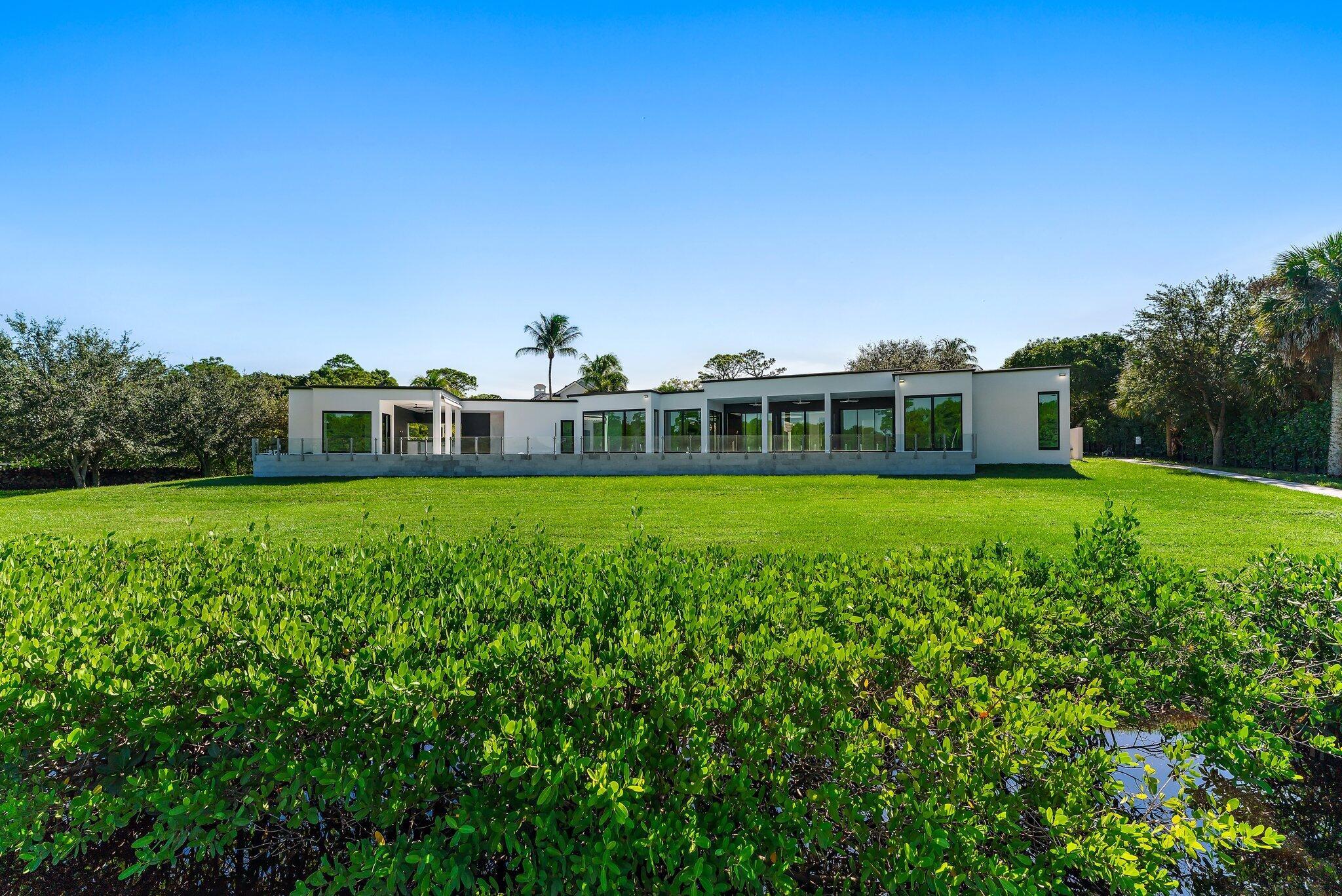 8309 SE Rivers Edge St Jupiter, FL 33458