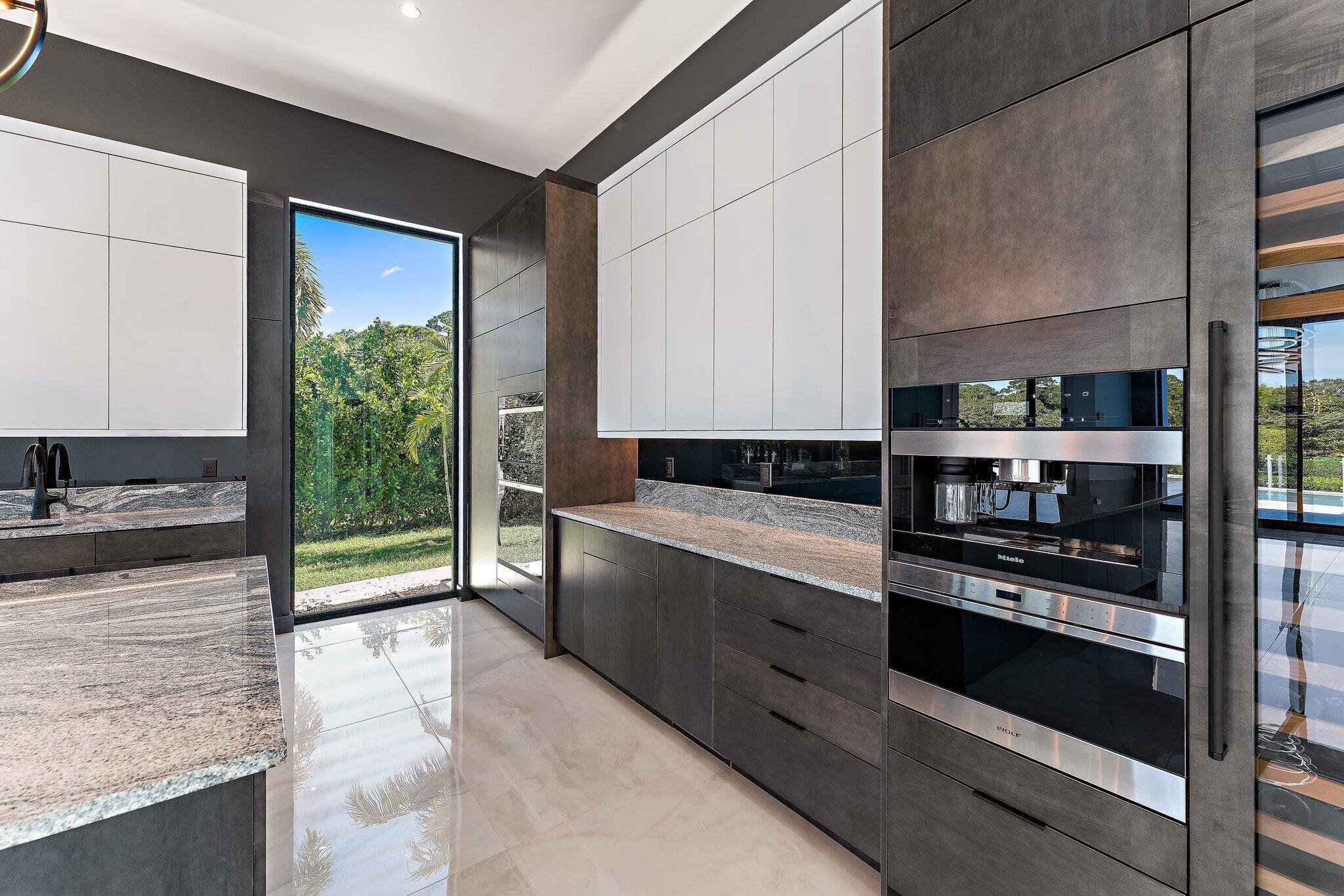 8309 SE Rivers Edge St Jupiter, FL 33458