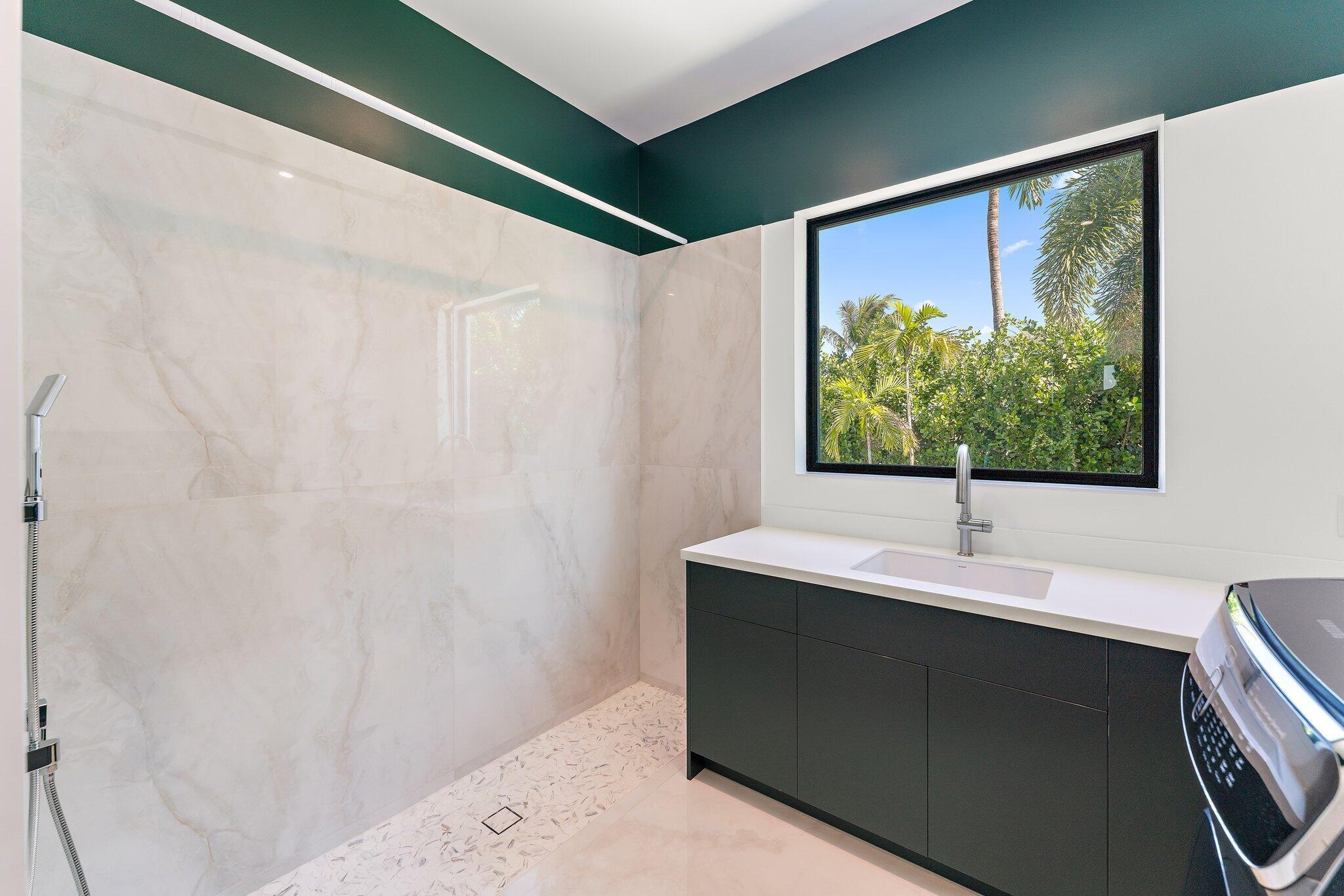 8309 SE Rivers Edge St Jupiter, FL 33458