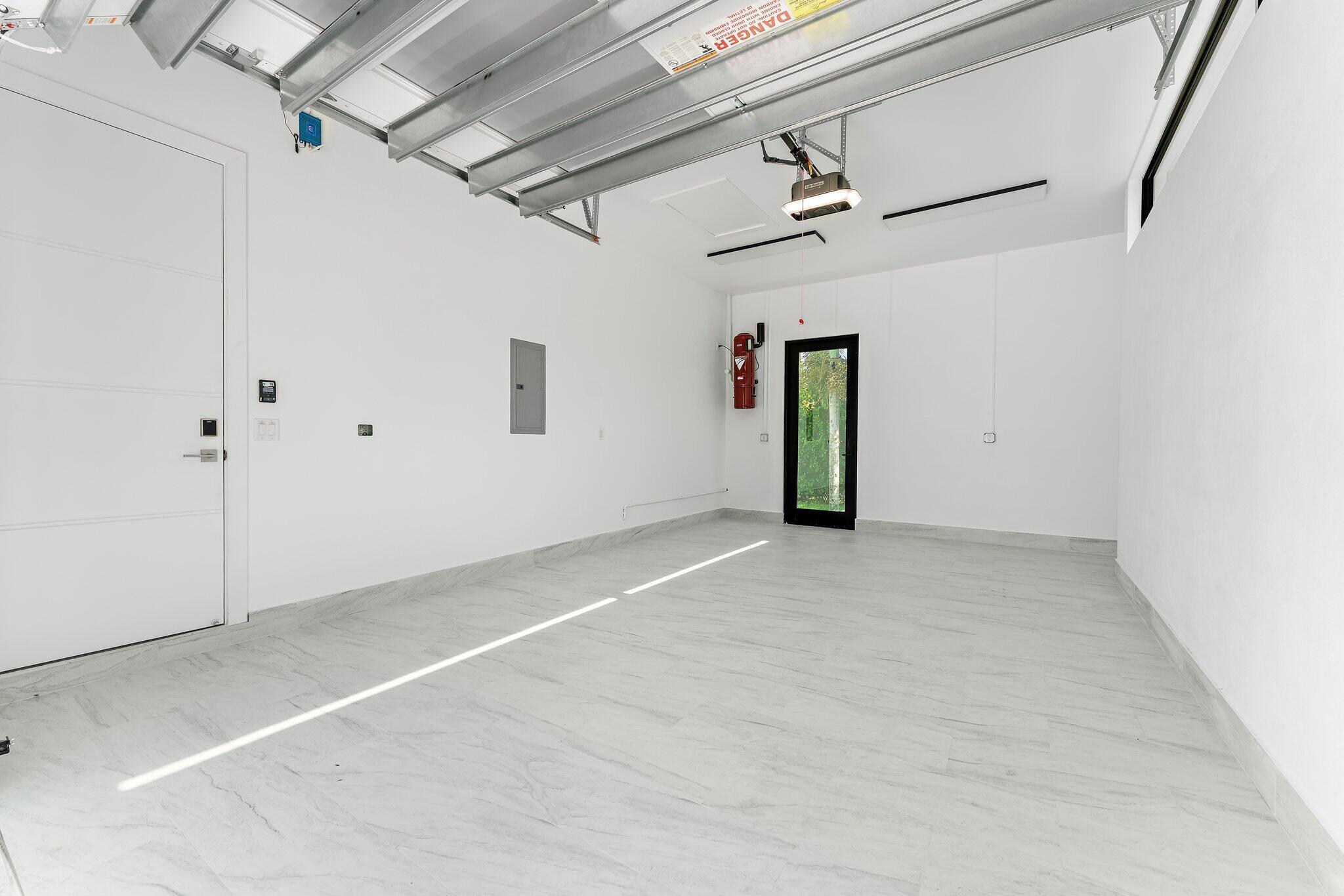 8309 SE Rivers Edge St Jupiter, FL 33458