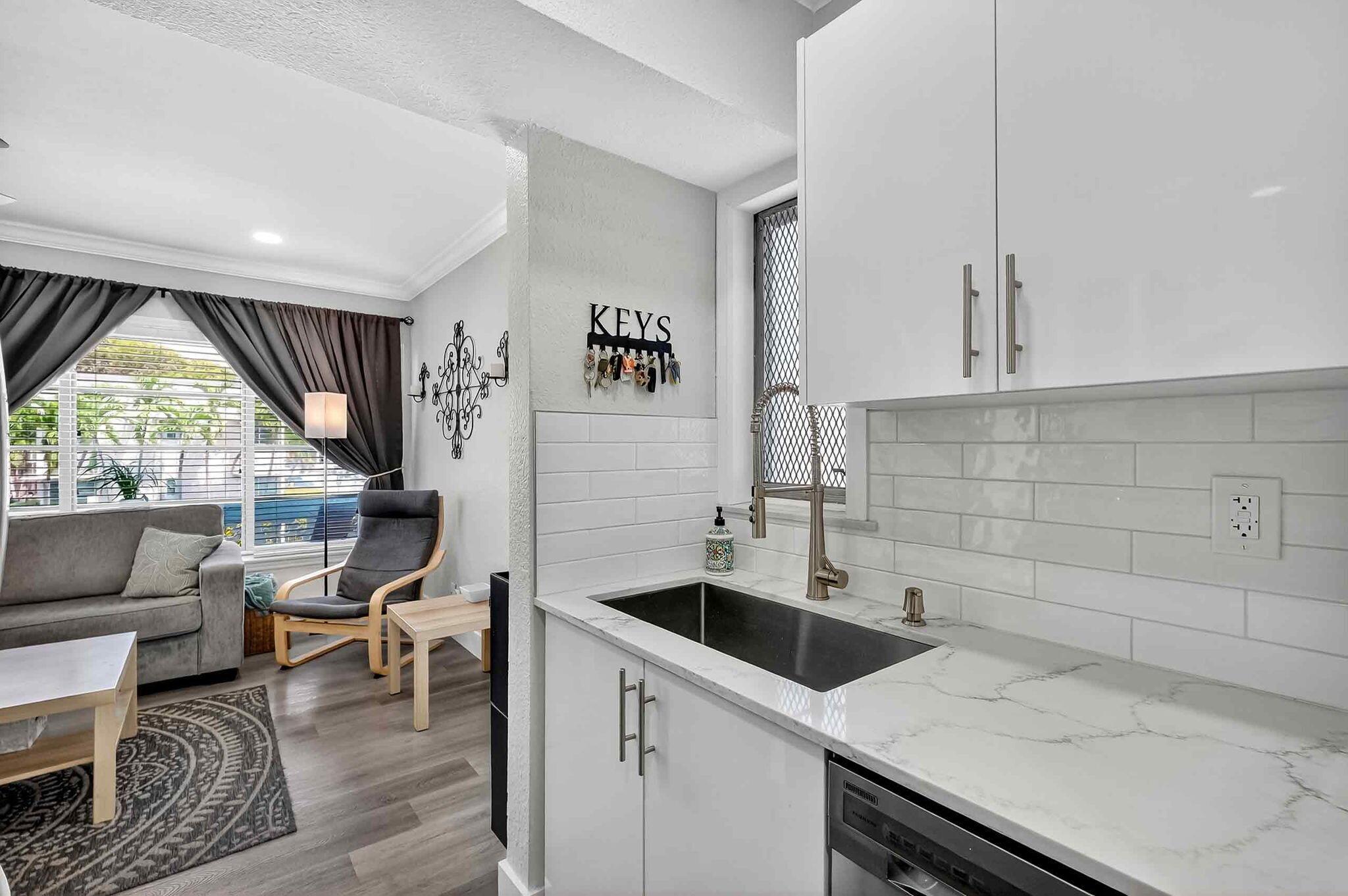 1004 Pennsylvania Ave #7 Miami Beach, FL 33139