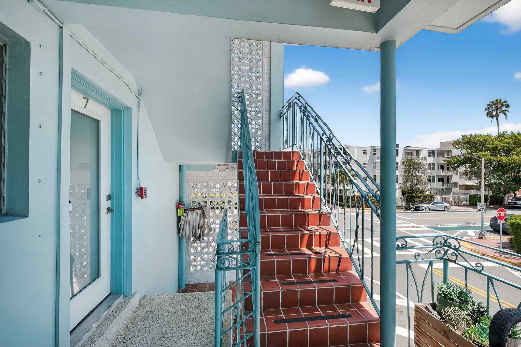 1004 Pennsylvania Ave #7 Miami Beach, FL 33139