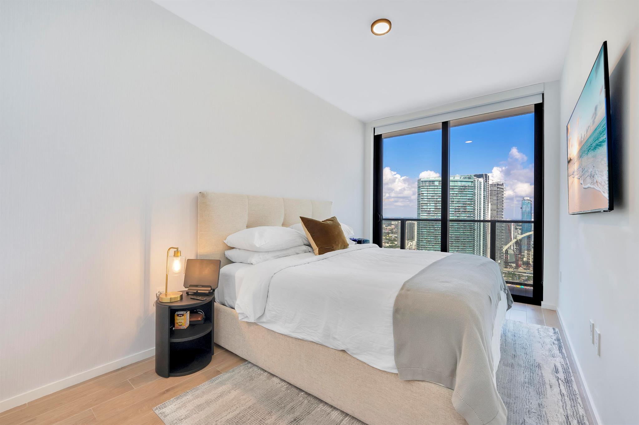 398 NE 5th St #3709 Miami, FL 33132