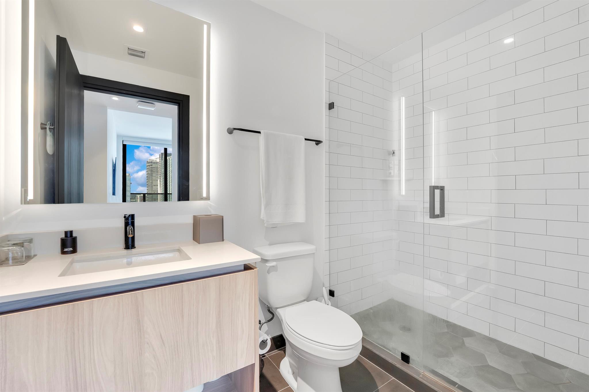 398 NE 5th St #3709 Miami, FL 33132