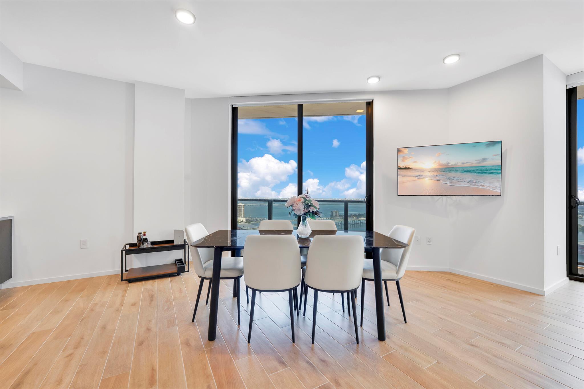 398 NE 5th St #3709 Miami, FL 33132