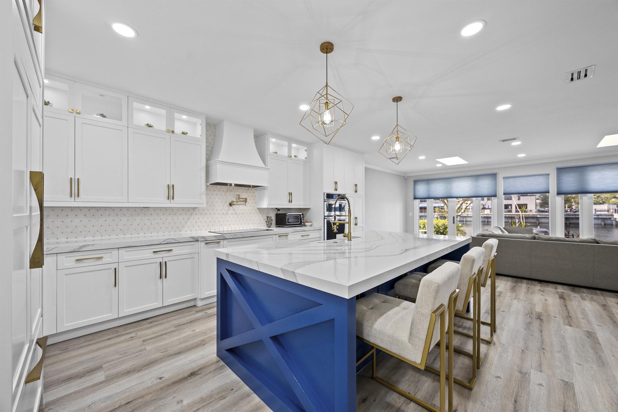 6822 Via Regina Boca Raton, FL 33433