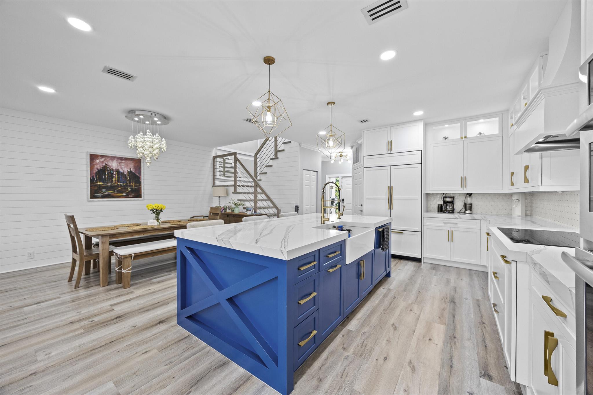 6822 Via Regina Boca Raton, FL 33433