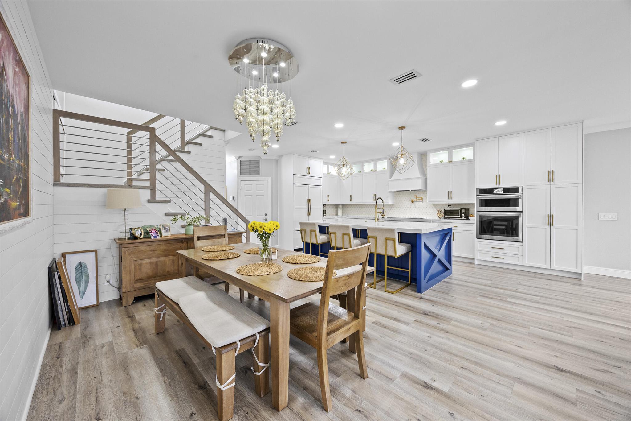 6822 Via Regina Boca Raton, FL 33433