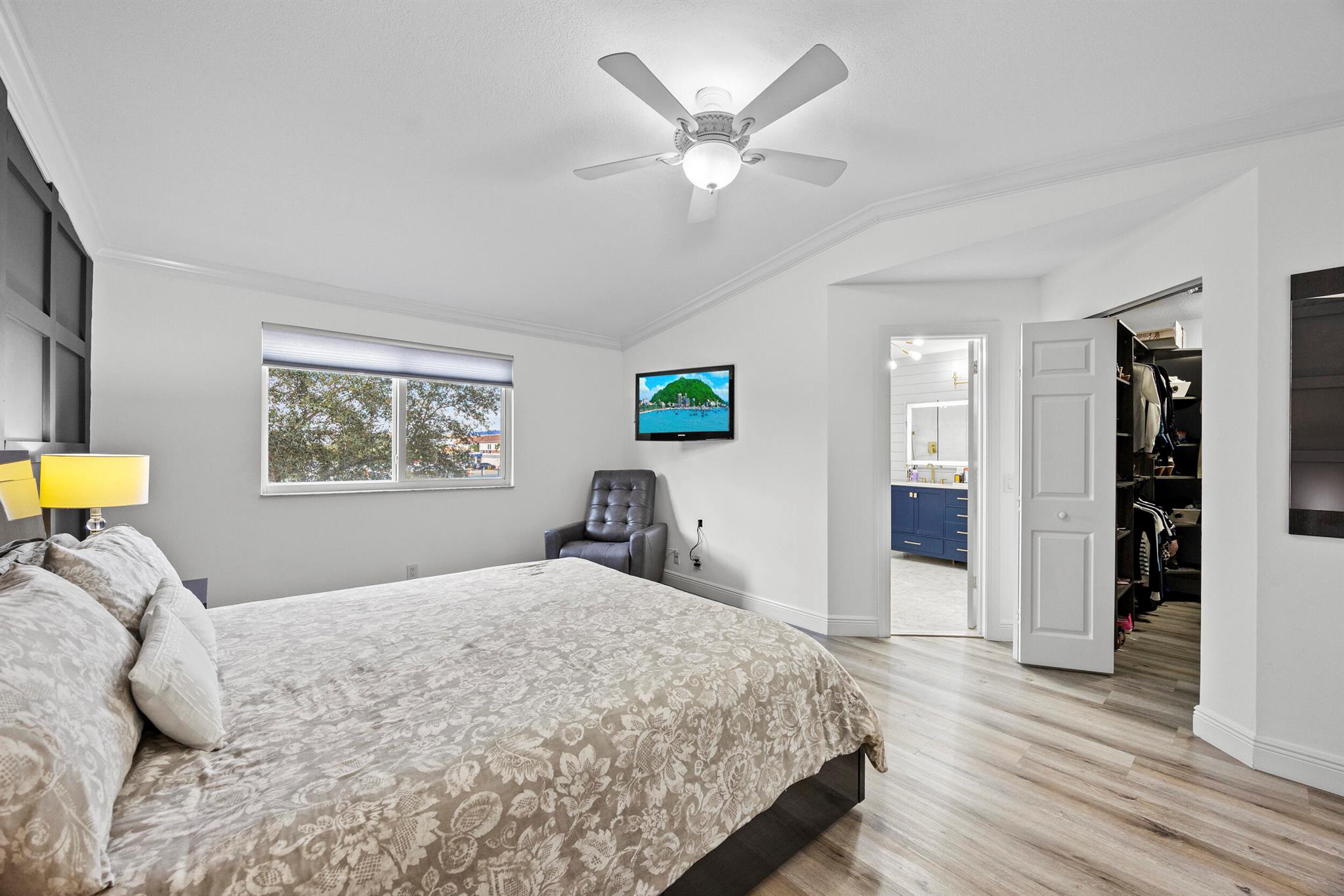 6822 Via Regina Boca Raton, FL 33433