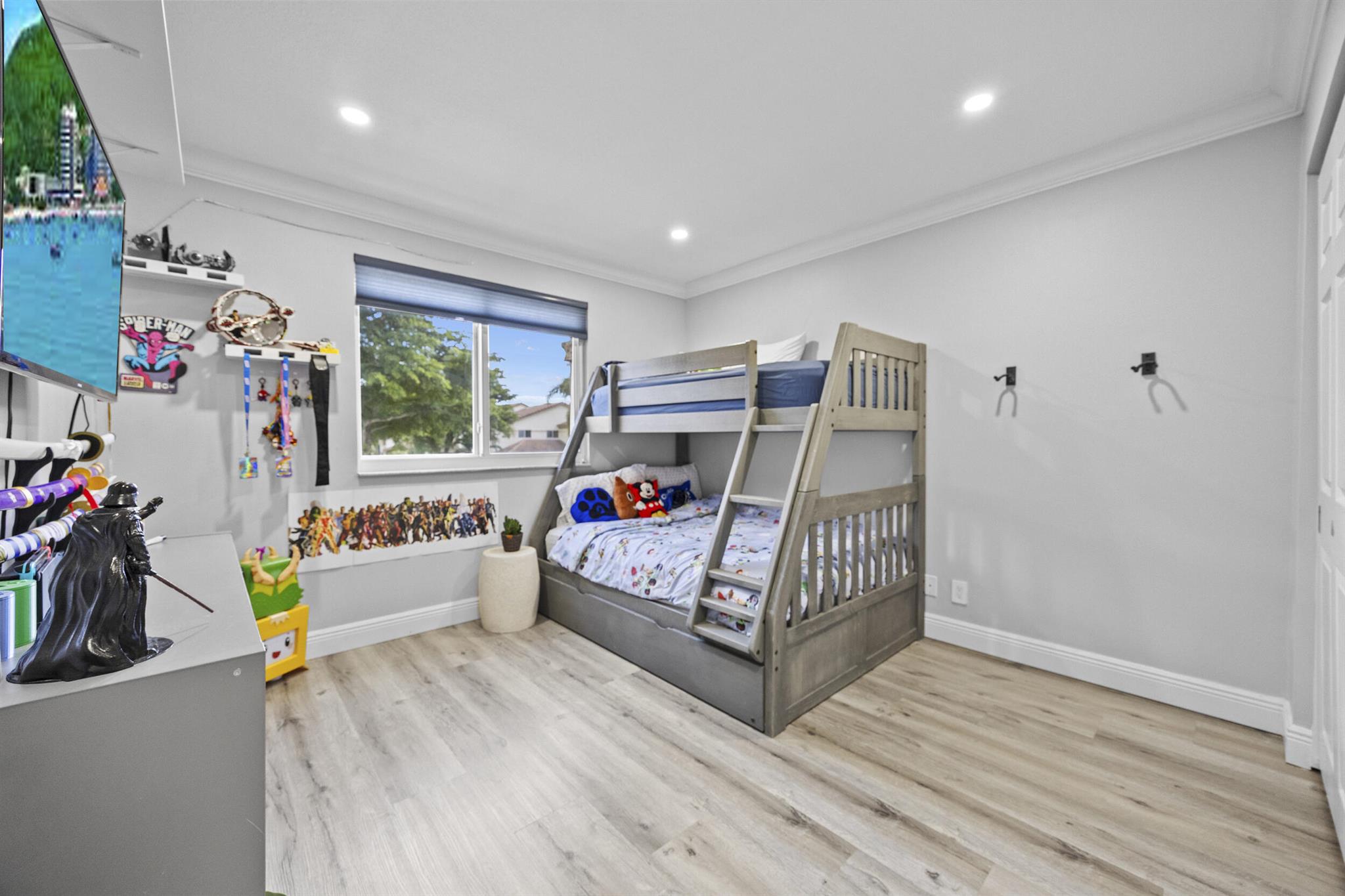 6822 Via Regina Boca Raton, FL 33433