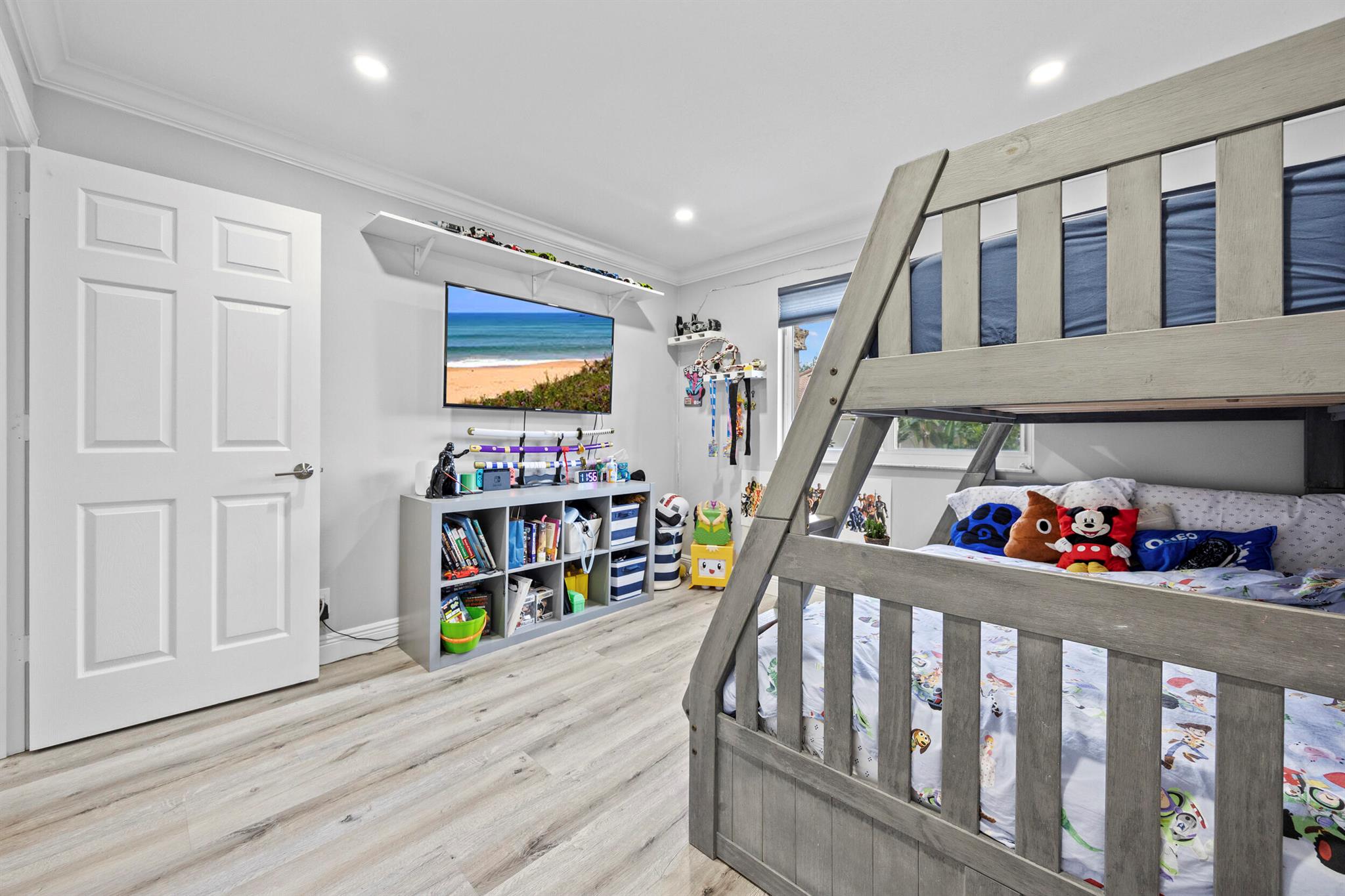 6822 Via Regina Boca Raton, FL 33433