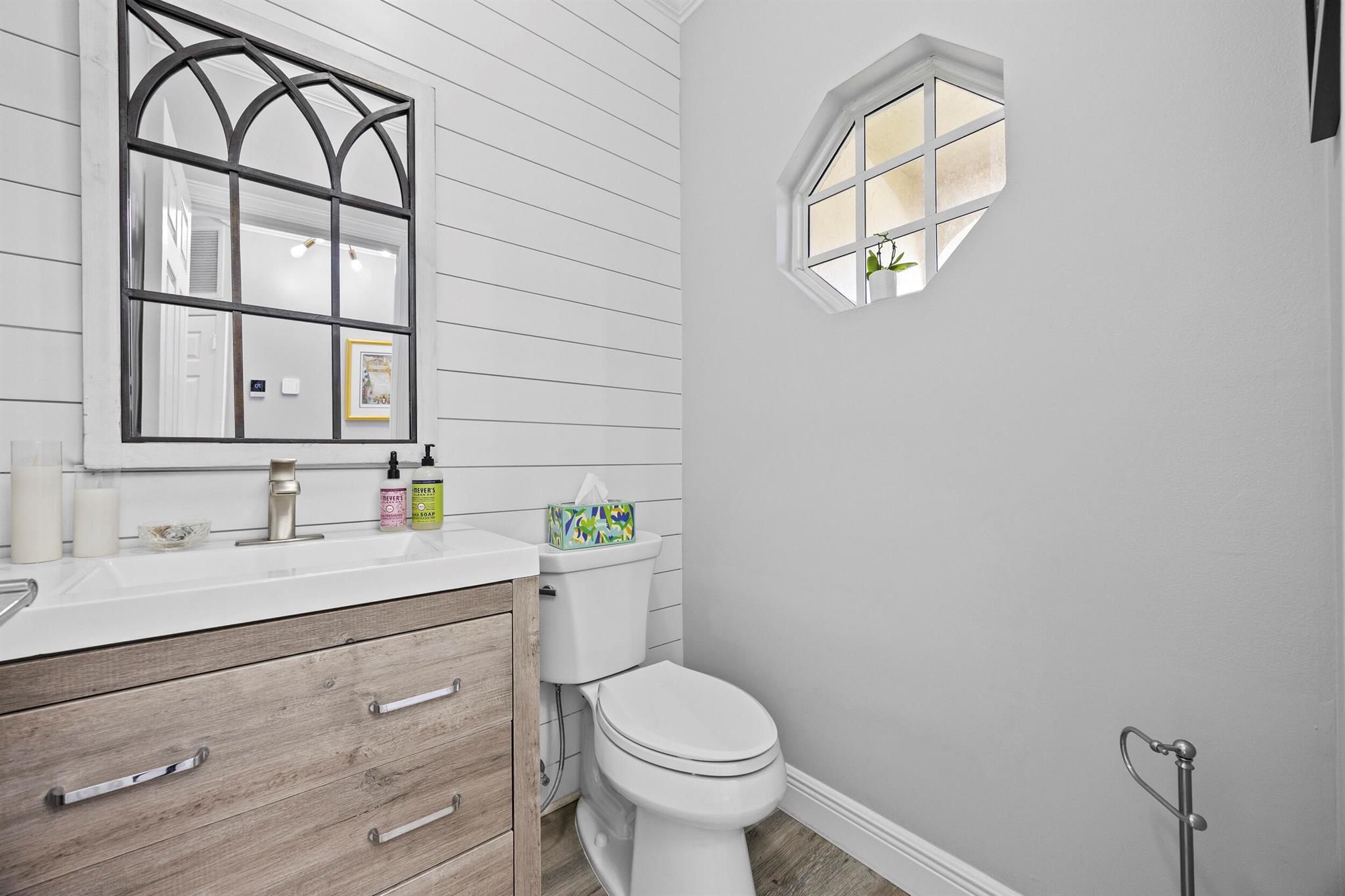 6822 Via Regina Boca Raton, FL 33433