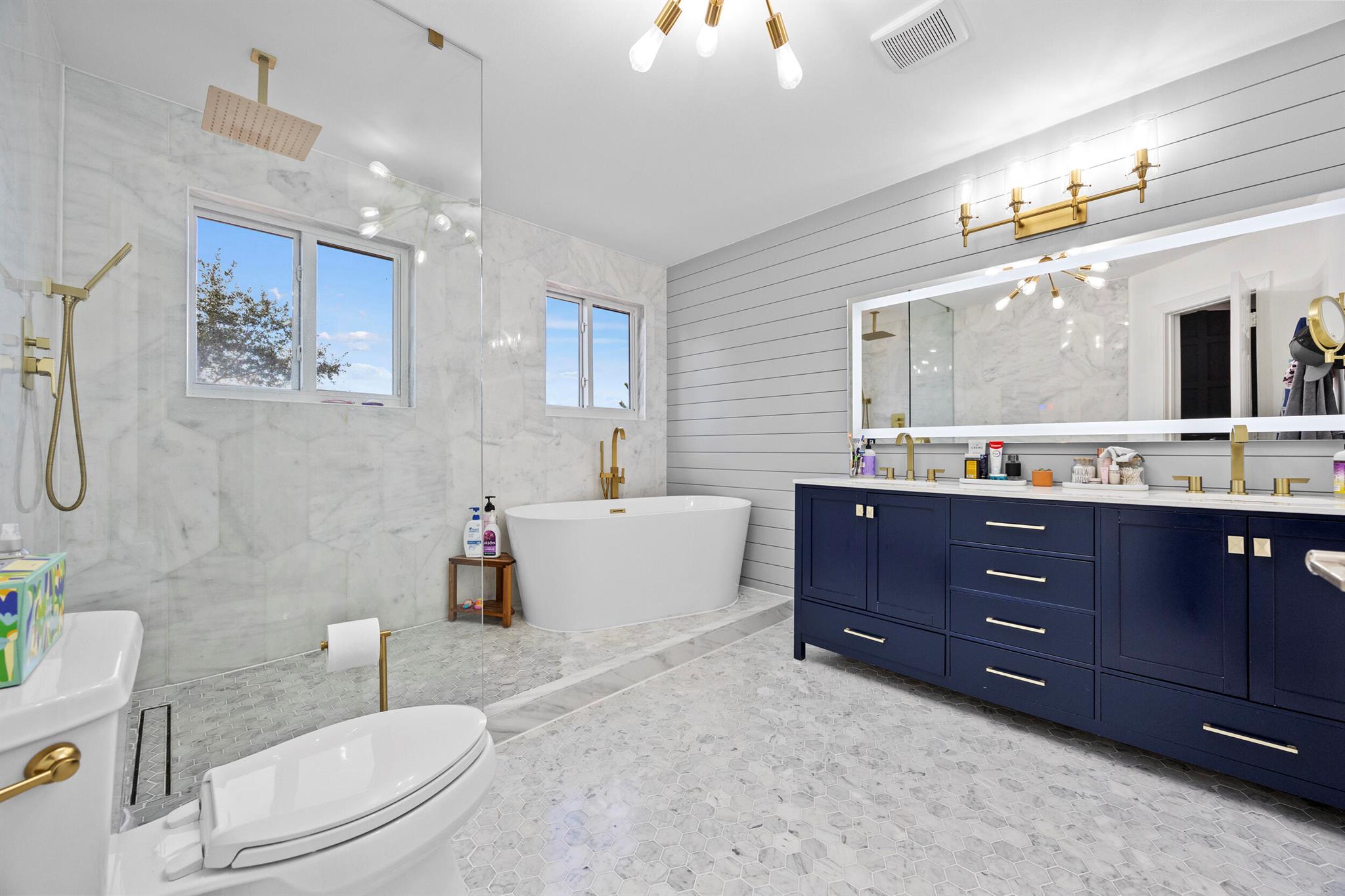 6822 Via Regina Boca Raton, FL 33433