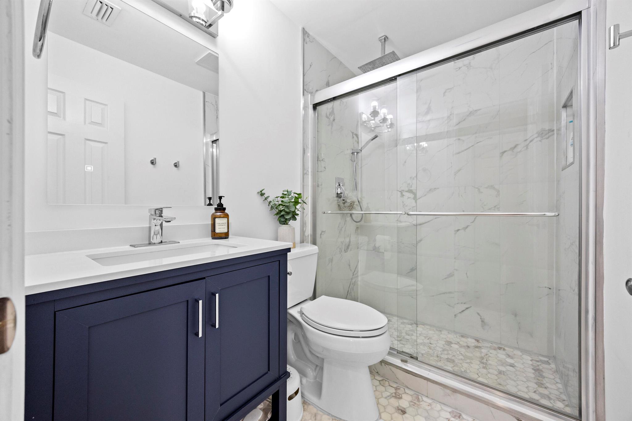 6822 Via Regina Boca Raton, FL 33433