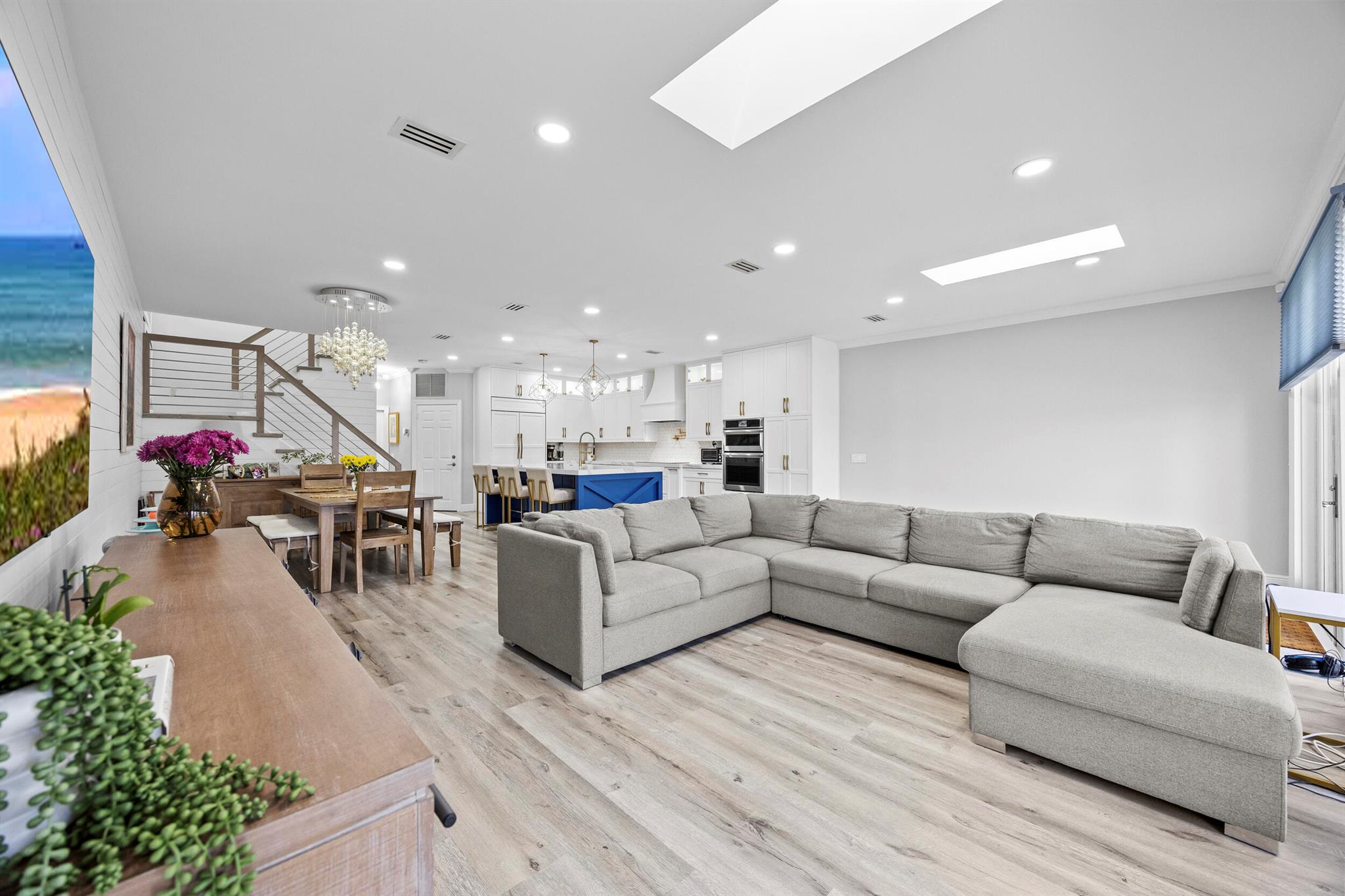 6822 Via Regina Boca Raton, FL 33433