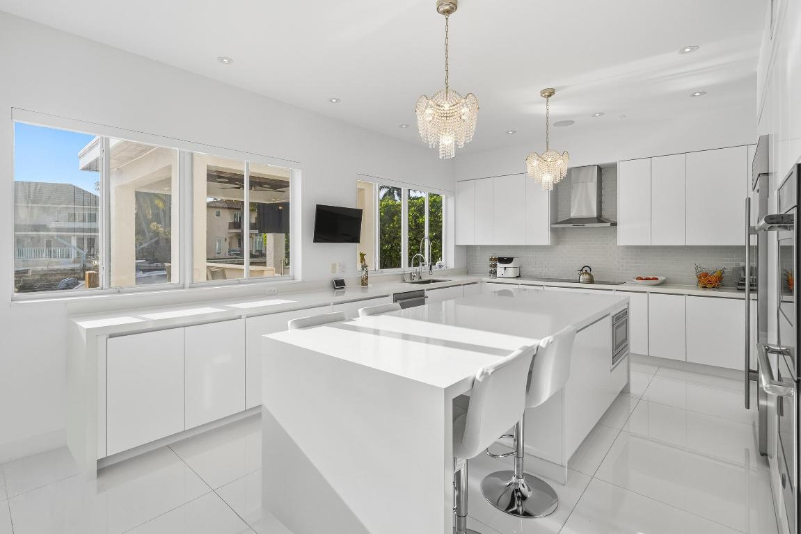 16430 NE 30th North Miami Beach, FL 33160