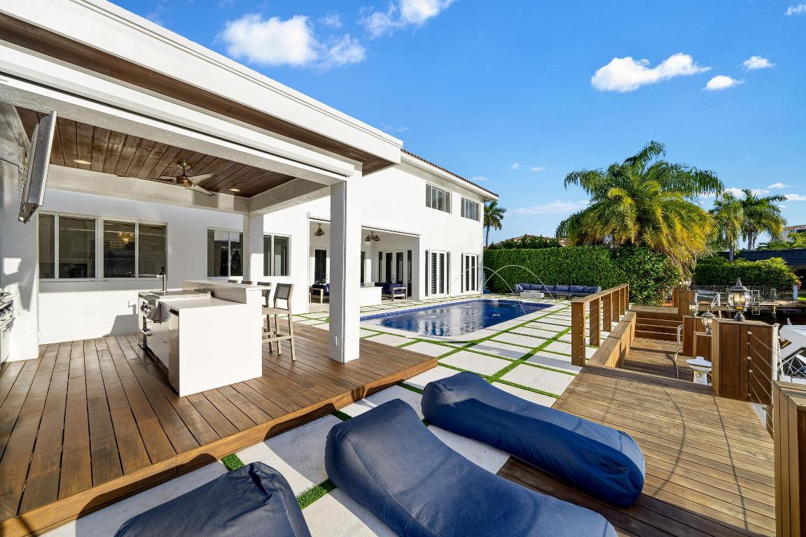 16430 NE 30th North Miami Beach, FL 33160