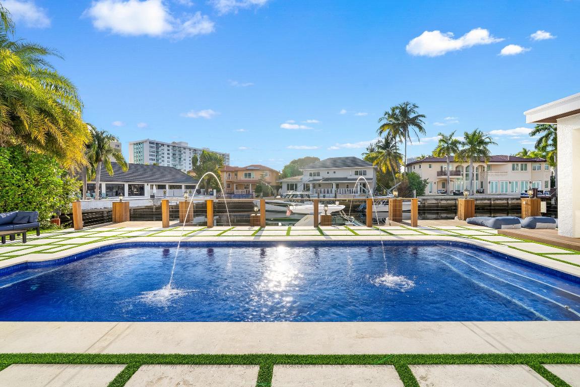 16430 NE 30th North Miami Beach, FL 33160