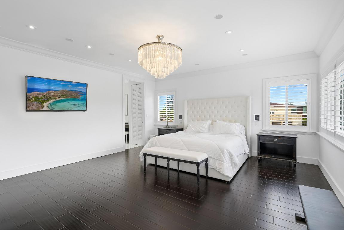 16430 NE 30th North Miami Beach, FL 33160