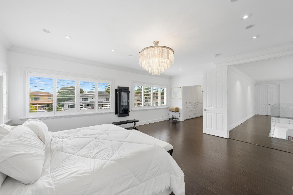 16430 NE 30th North Miami Beach, FL 33160