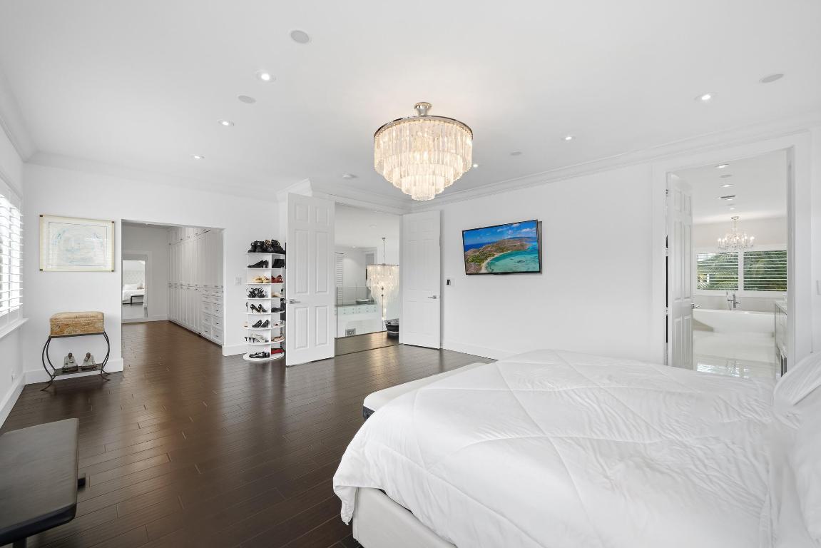 16430 NE 30th North Miami Beach, FL 33160