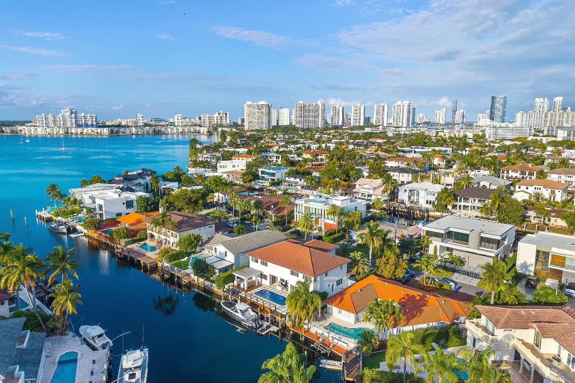 16430 NE 30th North Miami Beach, FL 33160