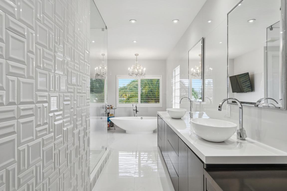 16430 NE 30th North Miami Beach, FL 33160