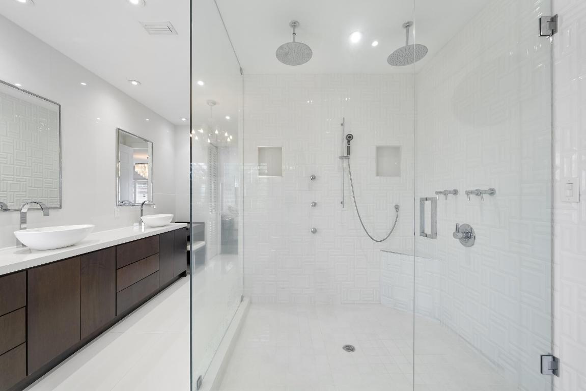 16430 NE 30th North Miami Beach, FL 33160