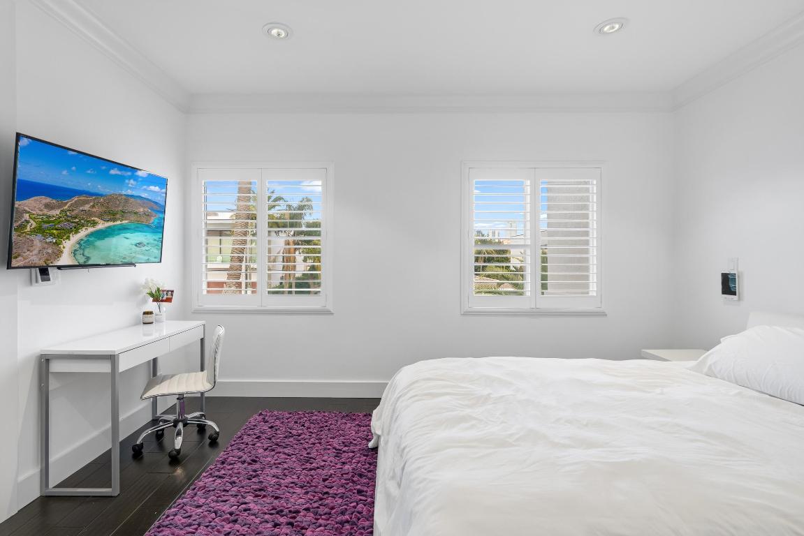 16430 NE 30th North Miami Beach, FL 33160