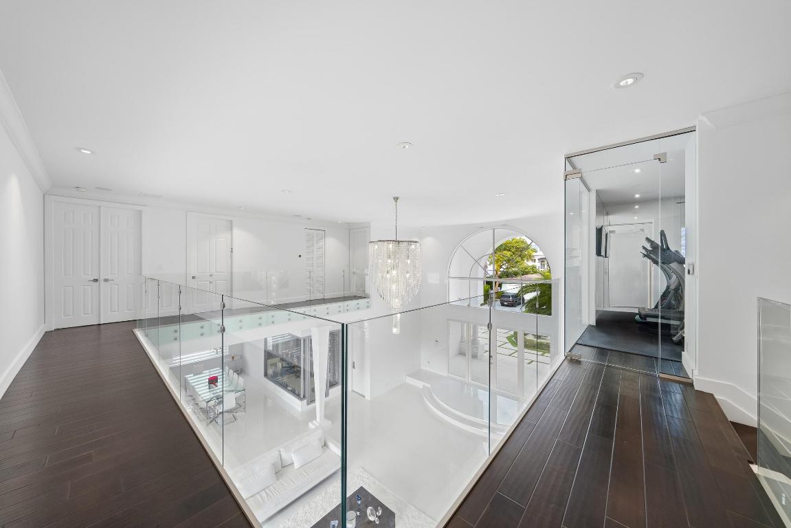 16430 NE 30th North Miami Beach, FL 33160