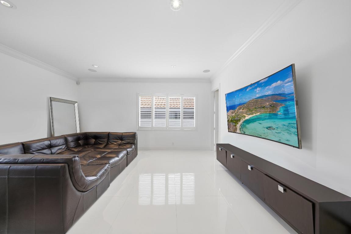 16430 NE 30th North Miami Beach, FL 33160