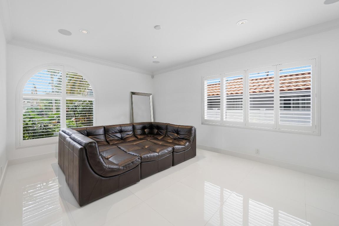 16430 NE 30th North Miami Beach, FL 33160