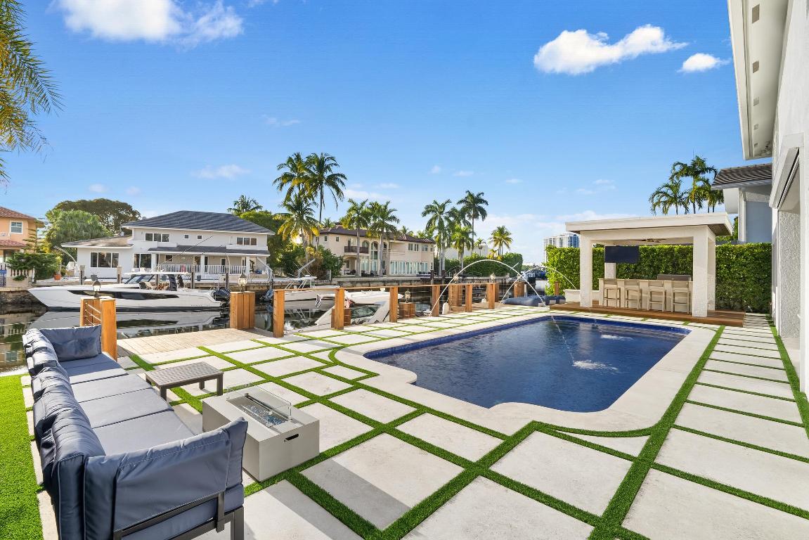 16430 NE 30th North Miami Beach, FL 33160