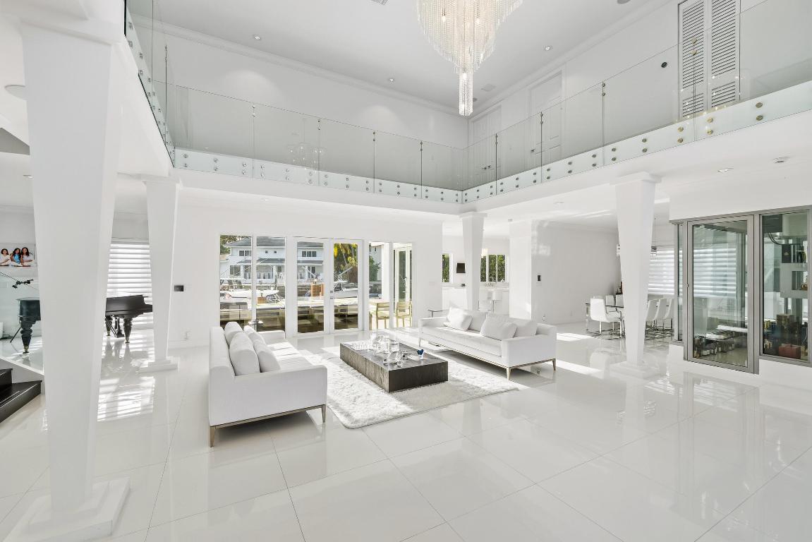 16430 NE 30th North Miami Beach, FL 33160