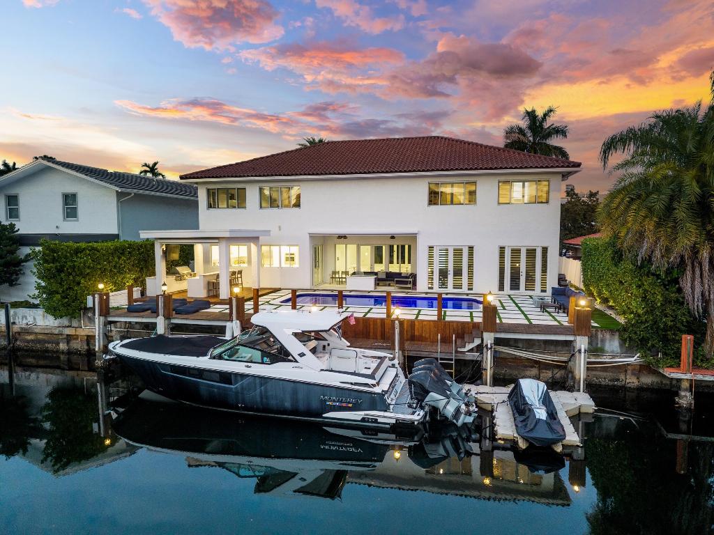 16430 NE 30th North Miami Beach, FL 33160