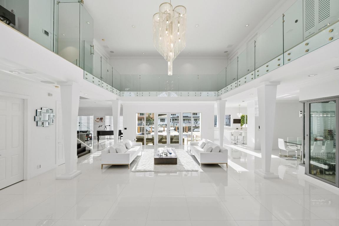 16430 NE 30th North Miami Beach, FL 33160