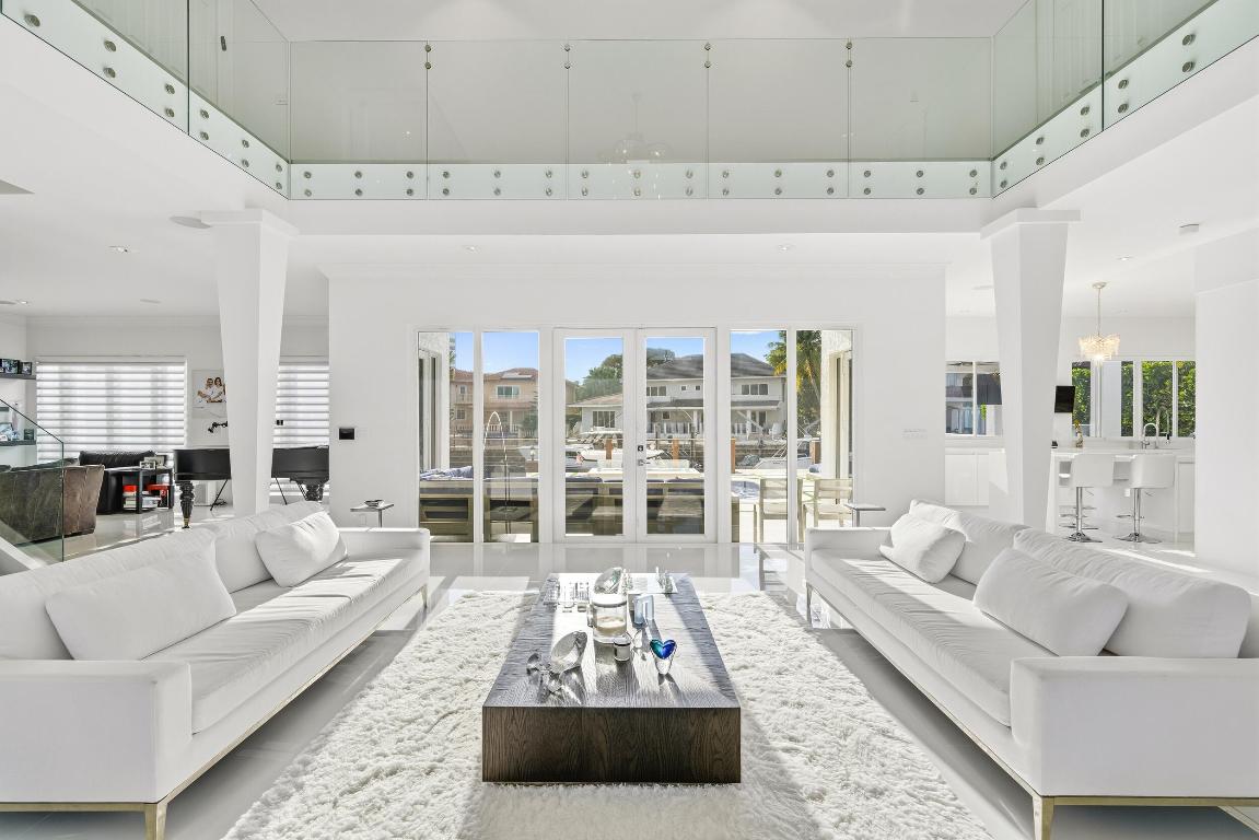 16430 NE 30th North Miami Beach, FL 33160