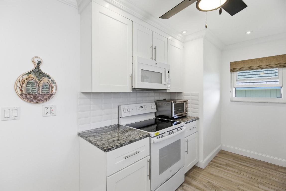 1127 E Seminole #24b Jupiter, FL 33477