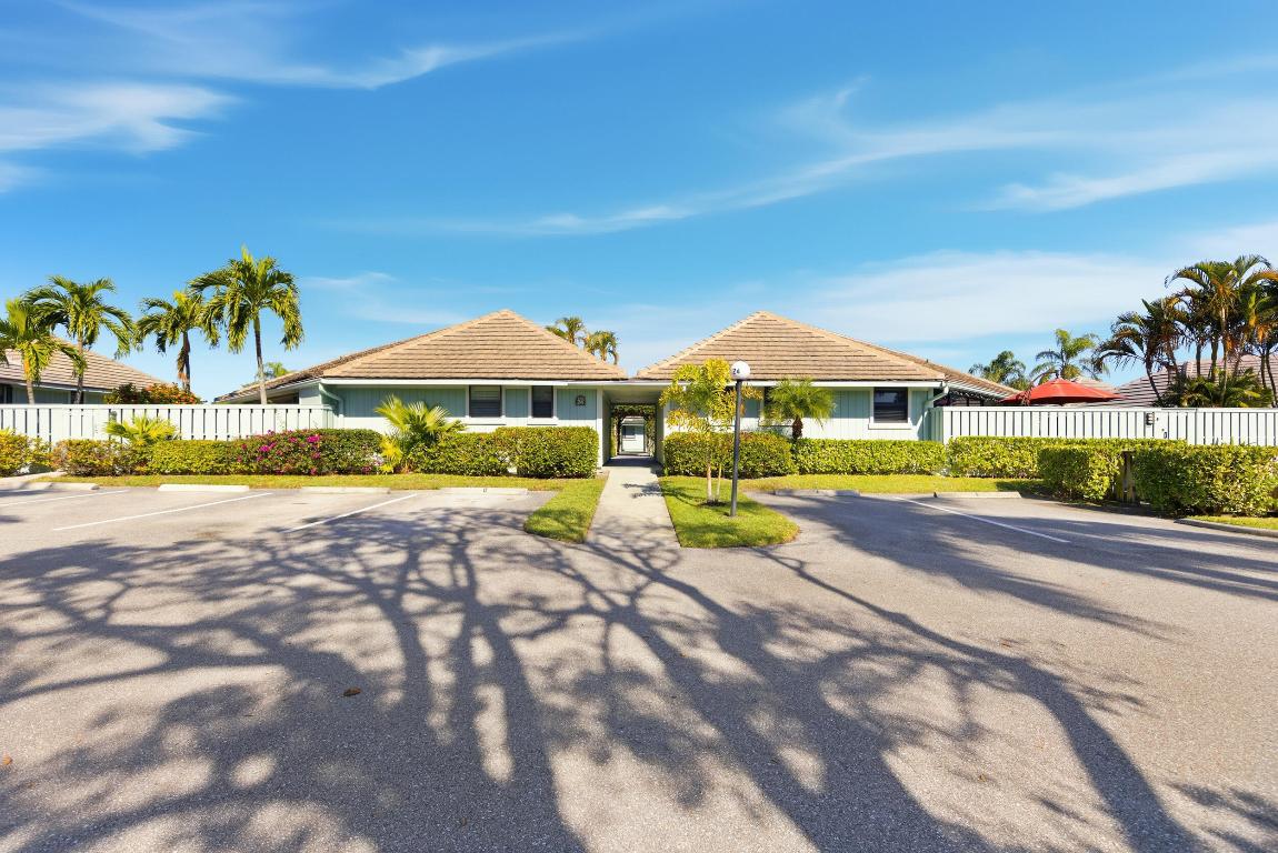 1127 E Seminole #24b Jupiter, FL 33477