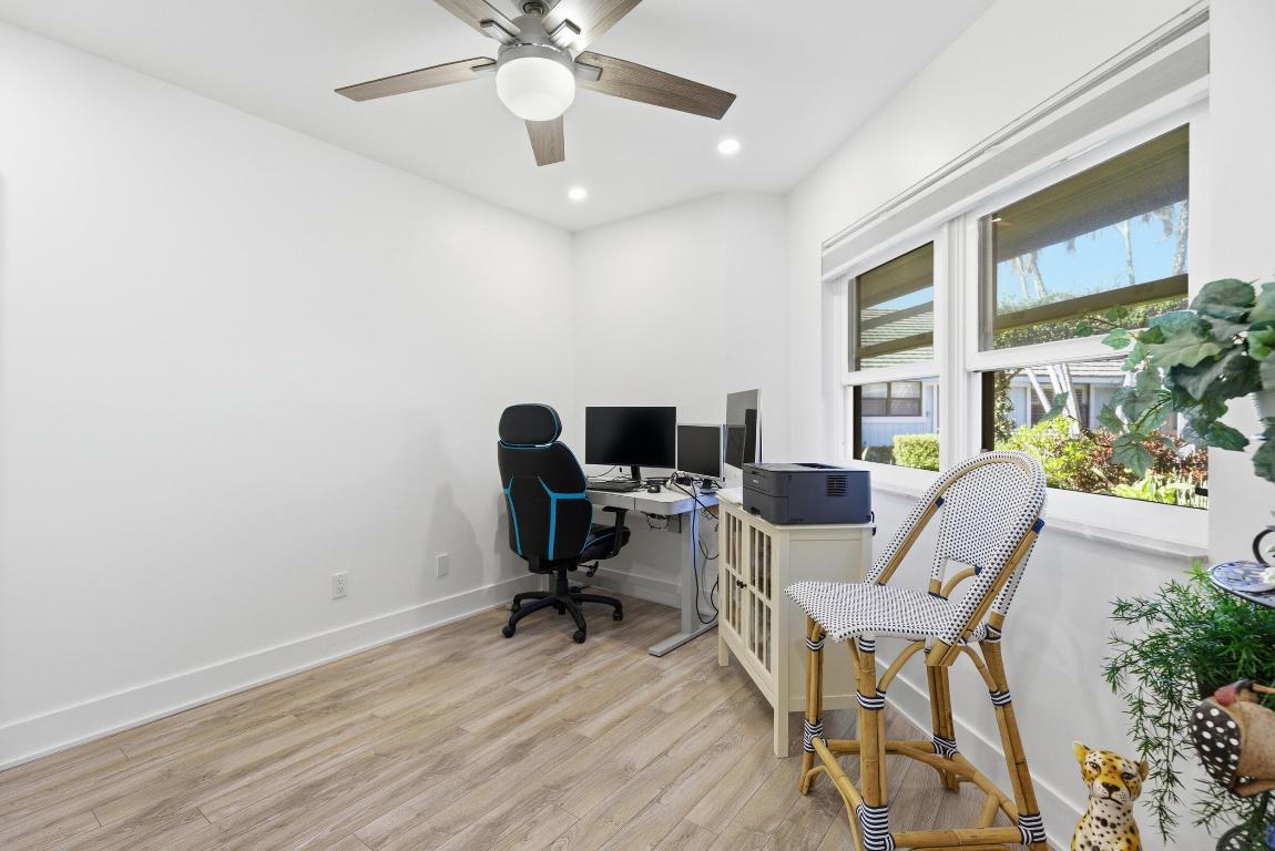 1127 E Seminole #24b Jupiter, FL 33477