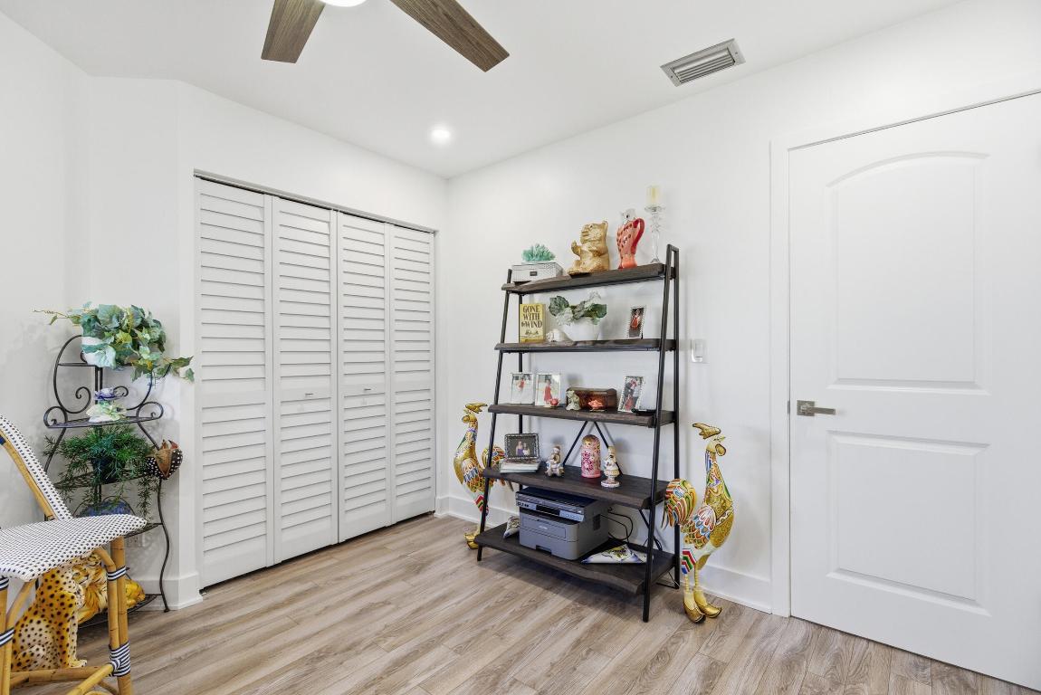 1127 E Seminole #24b Jupiter, FL 33477