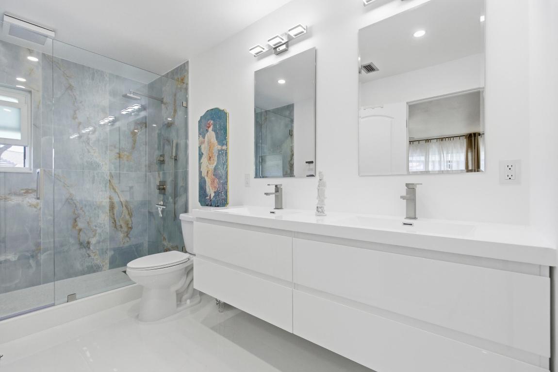 1127 E Seminole #24b Jupiter, FL 33477